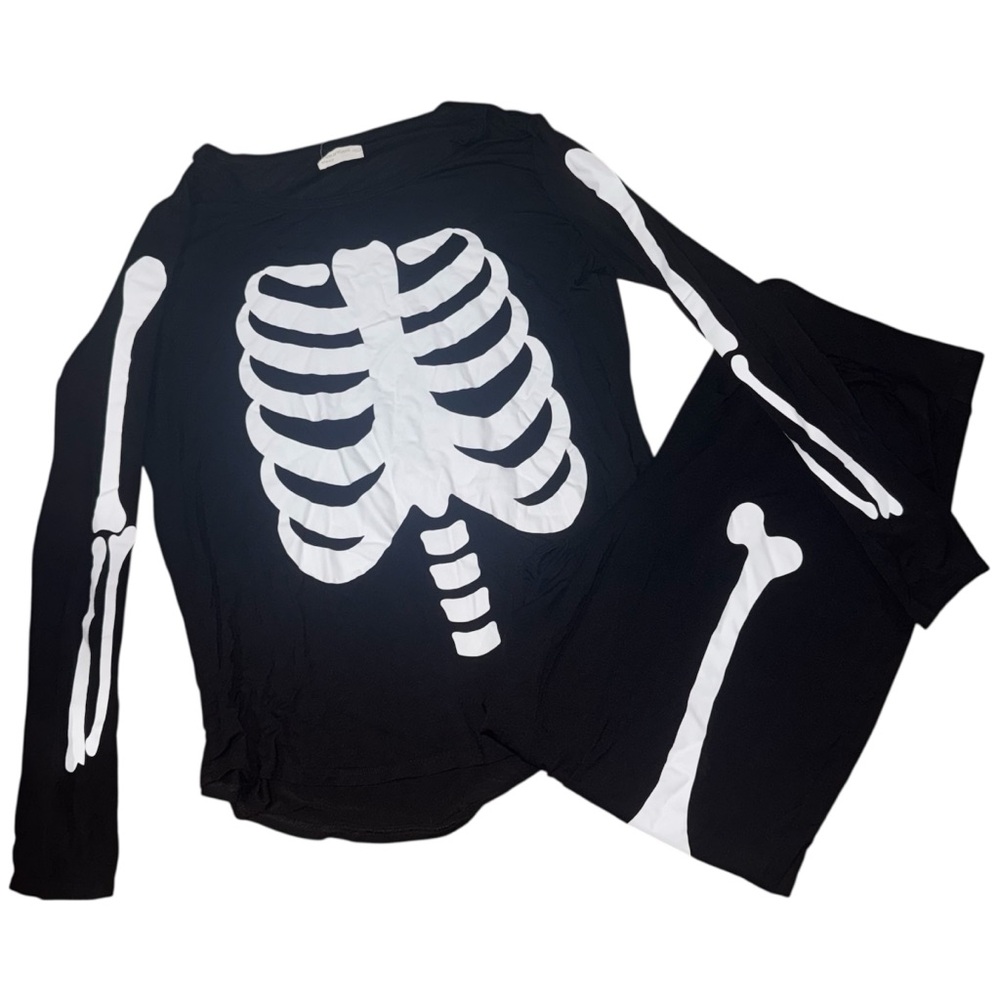 Maurice’s Sleep Large Black and White Skeleton Halloween Pajama Set